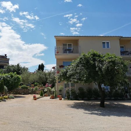 Valdesara Appartement Malinska Buitenkant foto