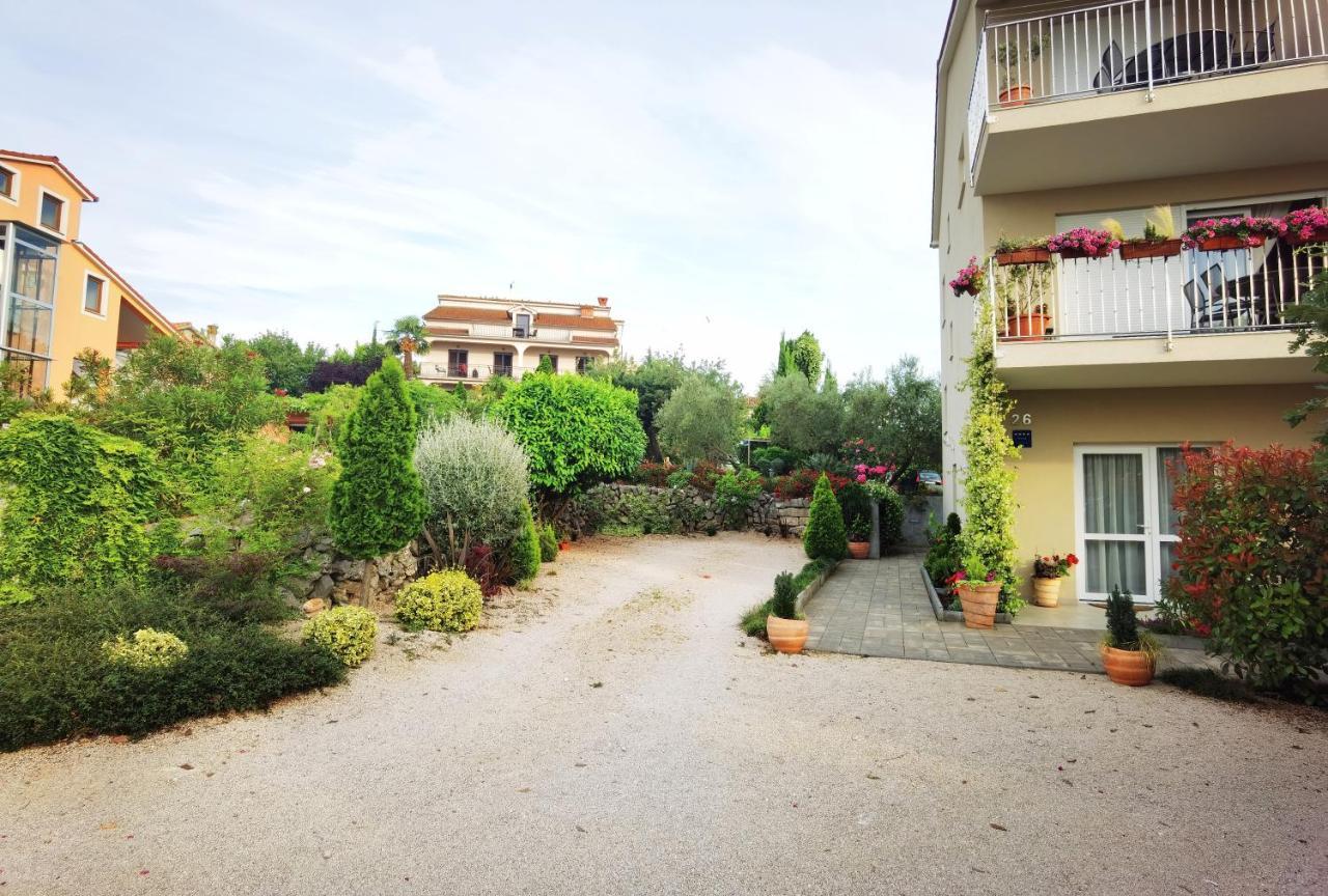 Valdesara Appartement Malinska Buitenkant foto
