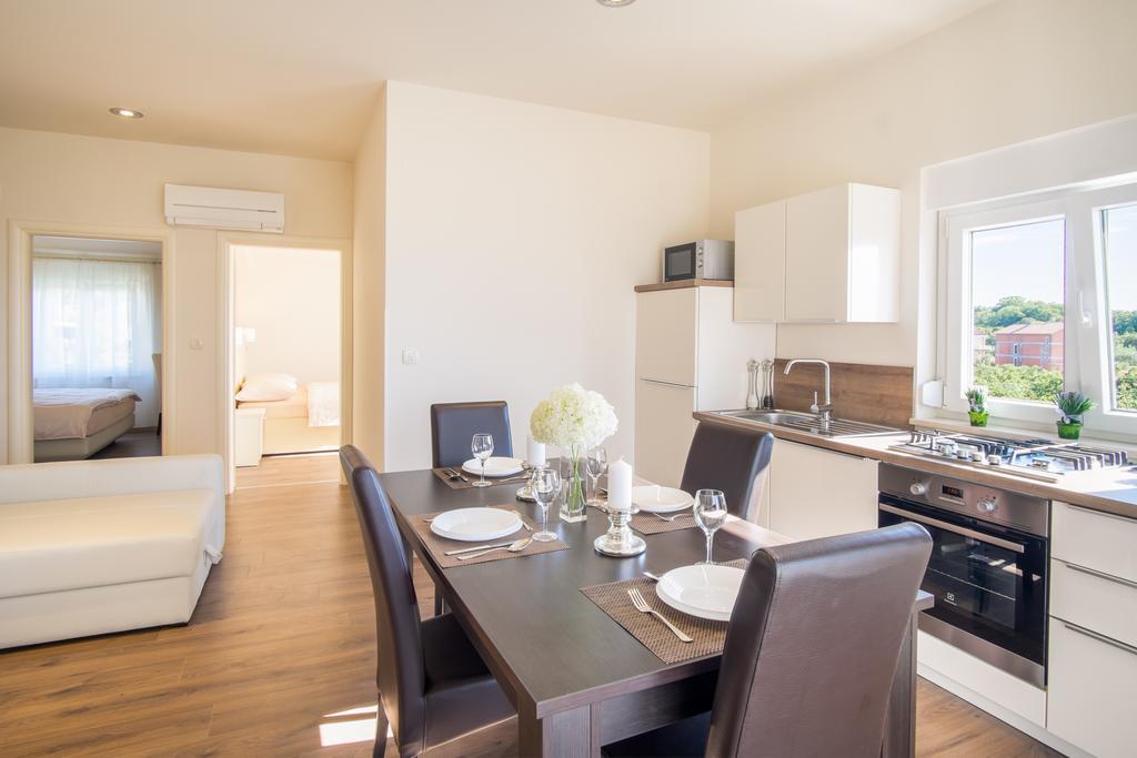 Valdesara Appartement Malinska Buitenkant foto