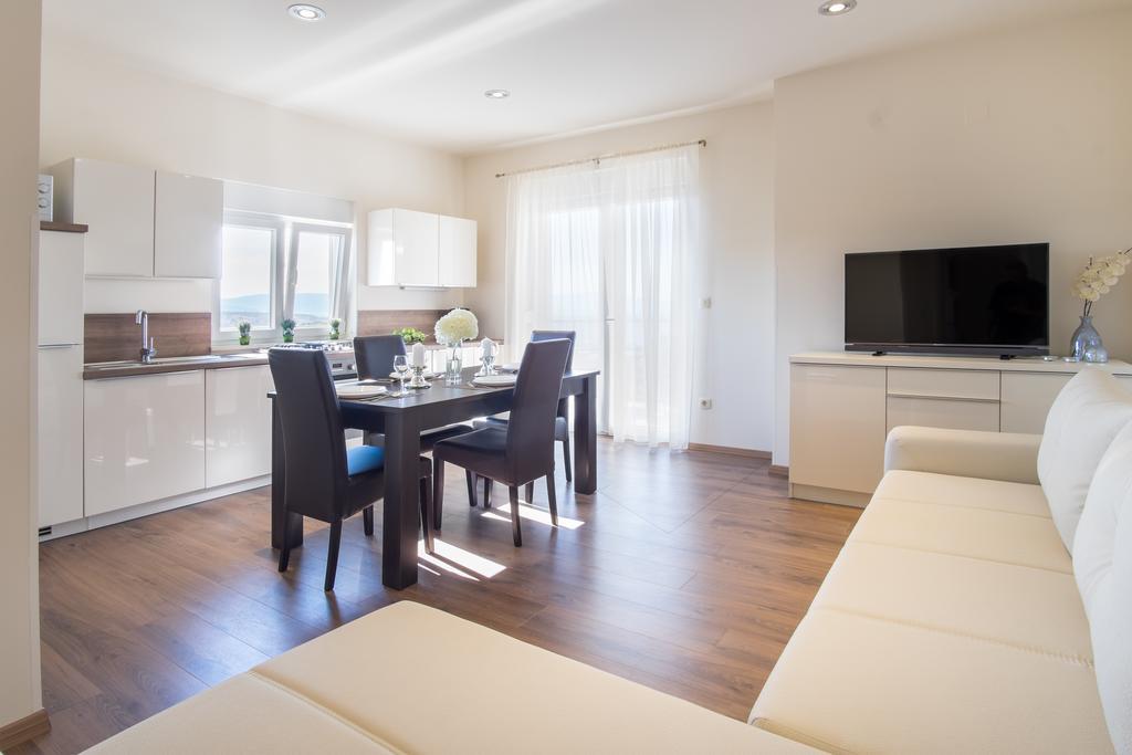 Valdesara Appartement Malinska Buitenkant foto